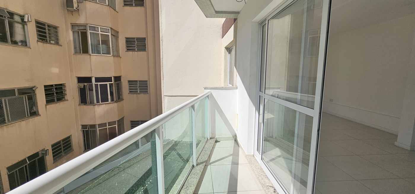 Apartamento à venda com 3 quartos, 88m² - Foto 2